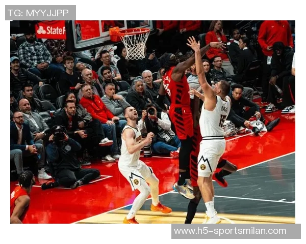 格兰特表现出色19投8中砍下29分6篮板4助攻并完美罚球9中9